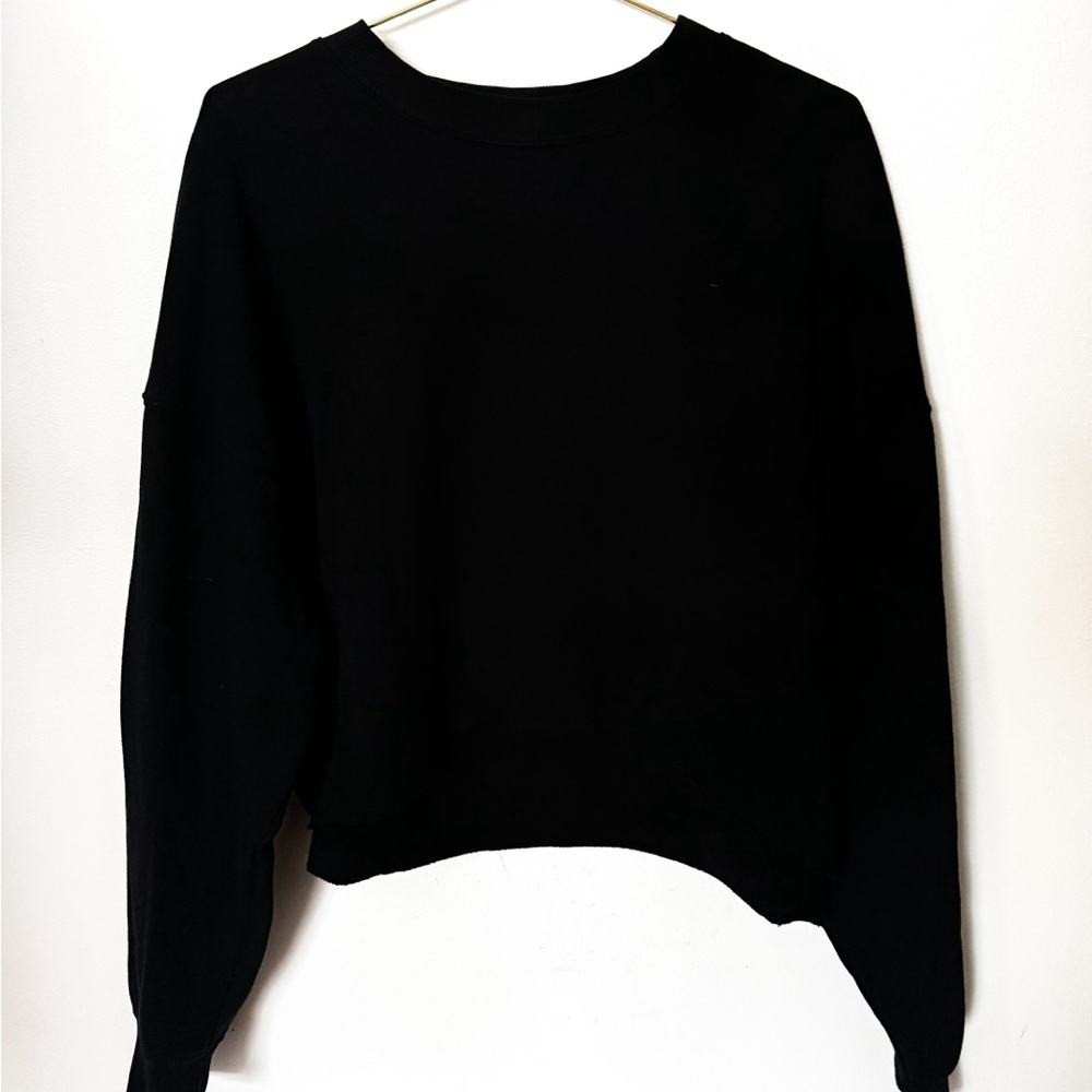 black cropped crewneck sweatshirt